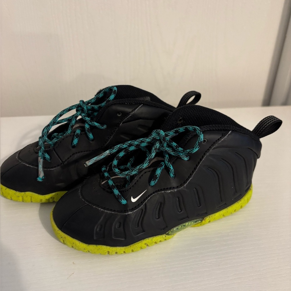 Nike | Kids Black Sneakers with Teal Laces and Neon Yellow Soles | Size 9C - Picture 3 of 7